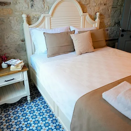 Karga Hotel